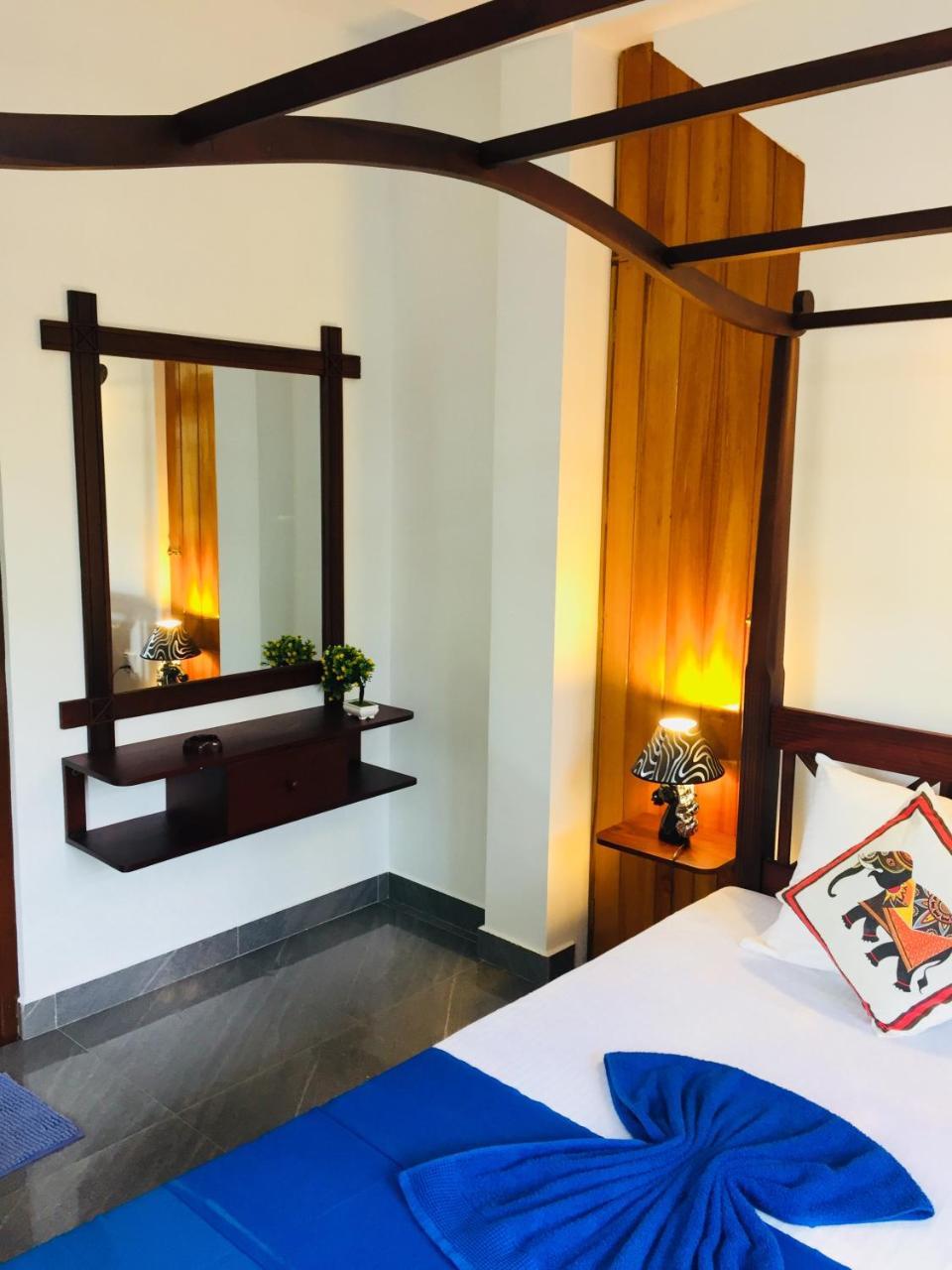 Sanjula Apartments Хикадува Екстериор снимка