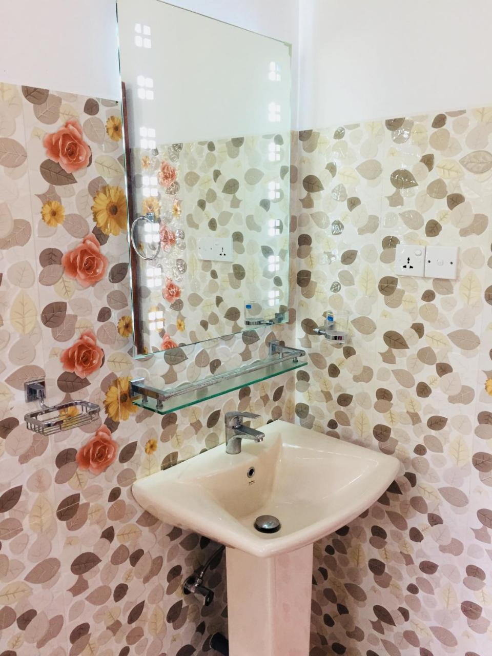 Sanjula Apartments Хикадува Екстериор снимка