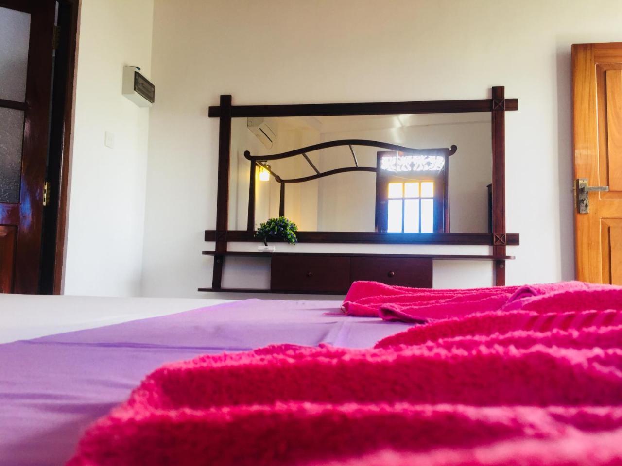 Sanjula Apartments Хикадува Екстериор снимка