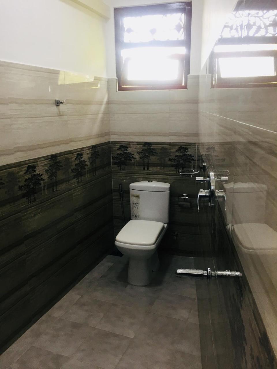 Sanjula Apartments Хикадува Екстериор снимка