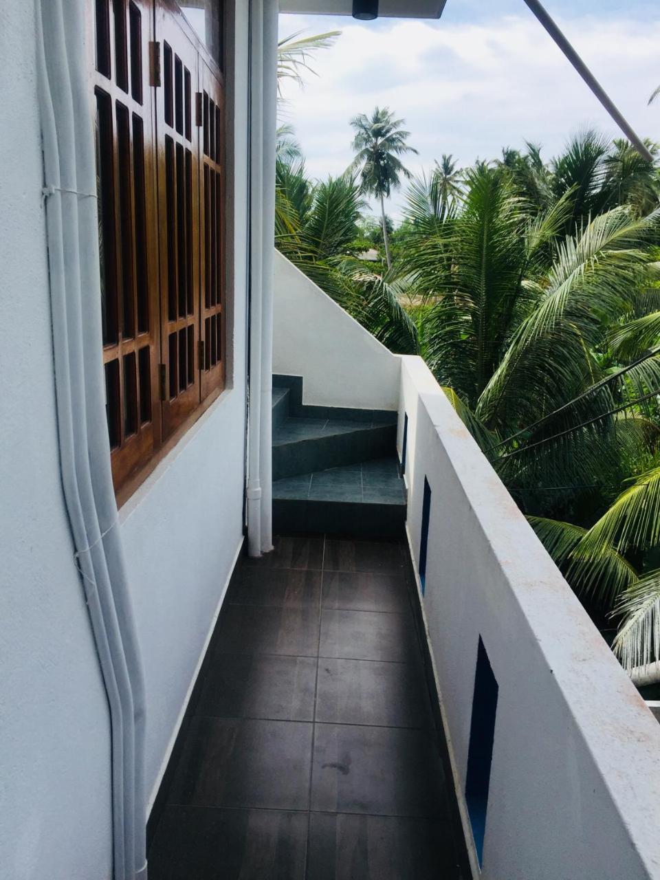 Sanjula Apartments Хикадува Екстериор снимка