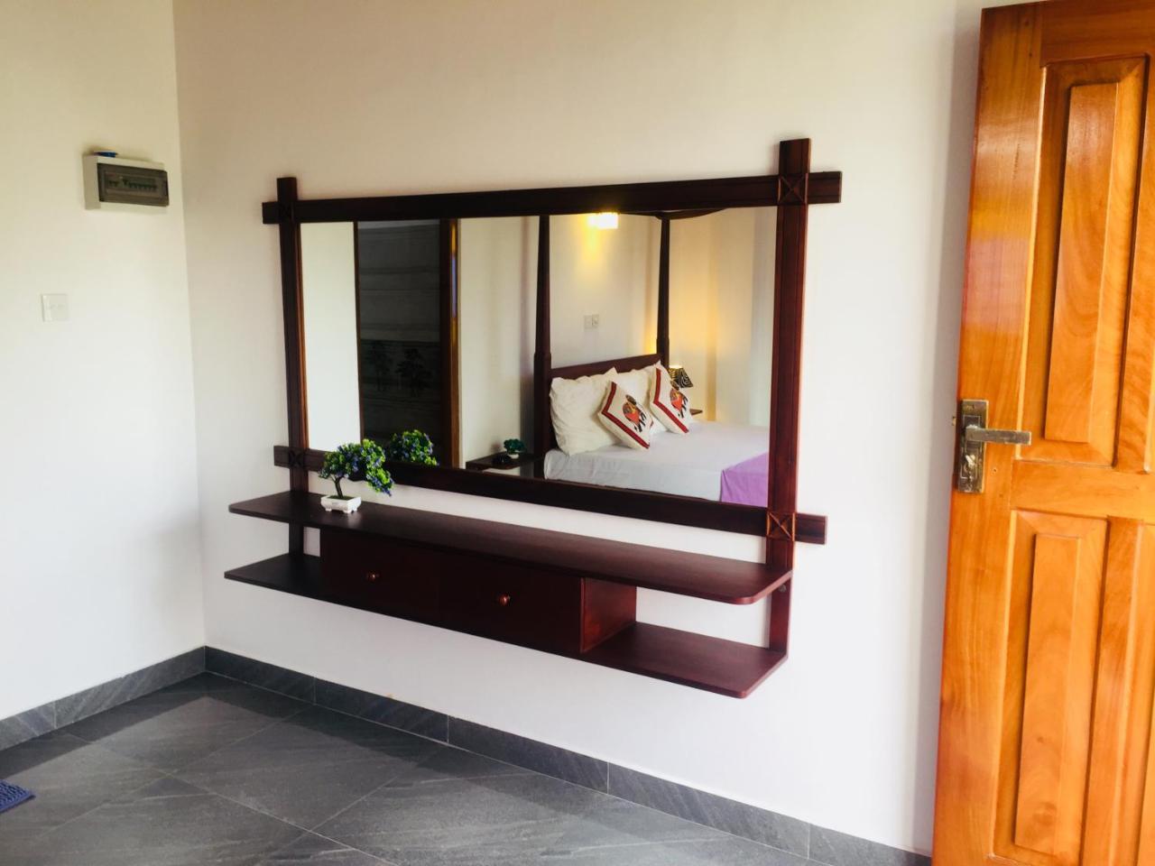 Sanjula Apartments Хикадува Екстериор снимка